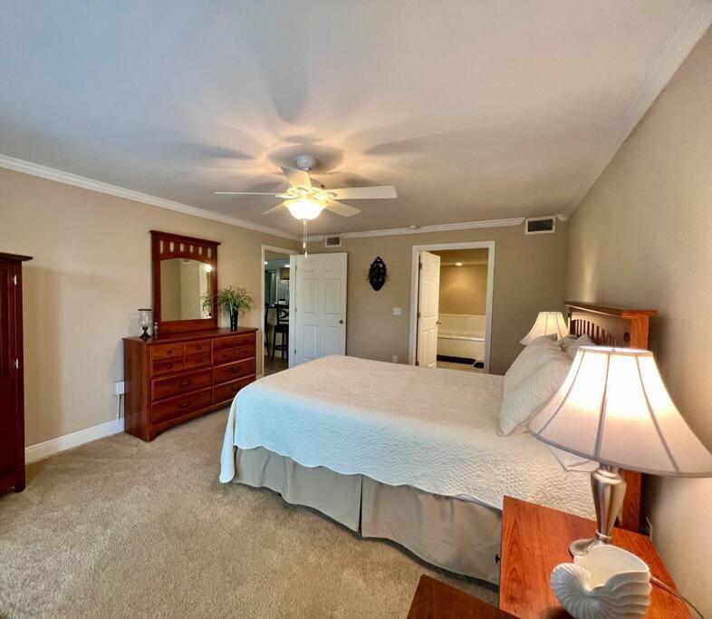 Seaside Treasure Apartment Biloxi Bagian luar foto